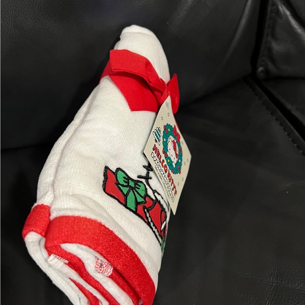 Hello Kitty Hand Towels - Picture 3 of 3
